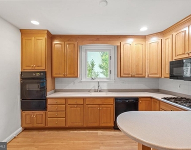 7014 Beechwood Drive - Photo Thumbnail 5