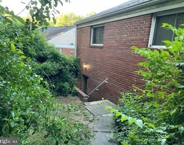 8507 Leonard Drive - Photo Thumbnail 7