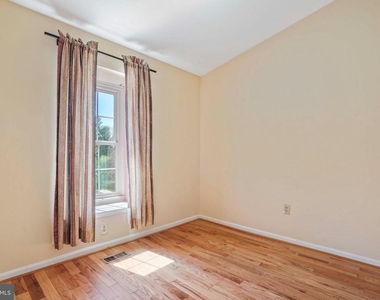 11322 Baritone Court - Photo Thumbnail 16