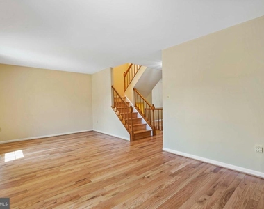 11322 Baritone Court - Photo Thumbnail 4