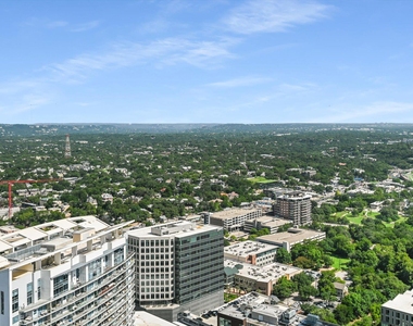 301 West Ave - Photo Thumbnail 13