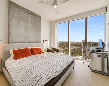 301 West Ave - Photo Thumbnail 5