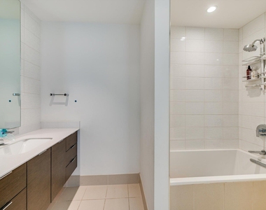 301 West Ave - Photo Thumbnail 9