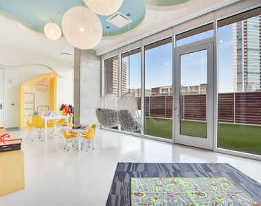 301 West Ave - Photo Thumbnail 23
