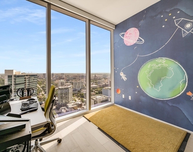 301 West Ave - Photo Thumbnail 8
