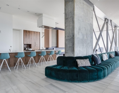 301 West Ave - Photo Thumbnail 25