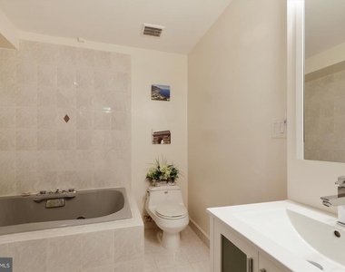 1397 Canterbury Way - Photo Thumbnail 10