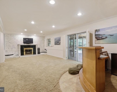 1397 Canterbury Way - Photo Thumbnail 15