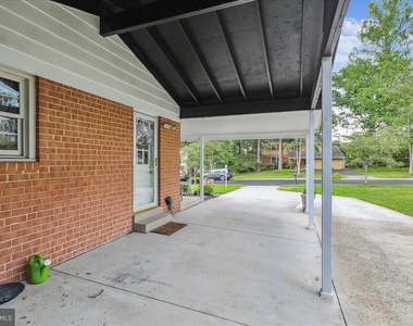 1397 Canterbury Way - Photo Thumbnail 21
