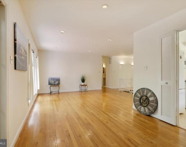 1397 Canterbury Way - Photo Thumbnail 7