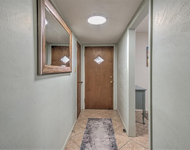 5304 Bedford St - Photo Thumbnail 2
