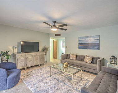5304 Bedford St - Photo Thumbnail 4