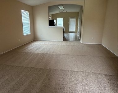 208 Carol Ave - Photo Thumbnail 3