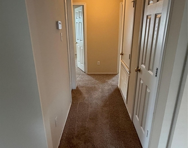 208 Carol Ave - Photo Thumbnail 5