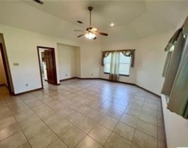 1482 Savannah Pr - Photo Thumbnail 12