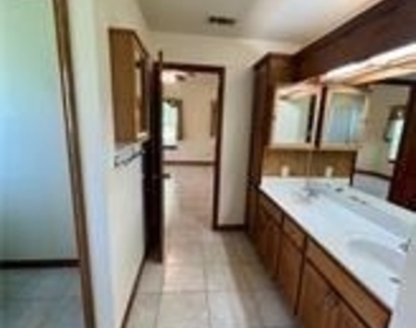 1482 Savannah Pr - Photo Thumbnail 18