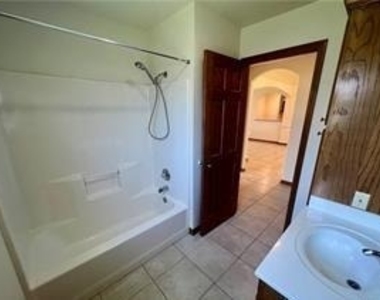 1482 Savannah Pr - Photo Thumbnail 23