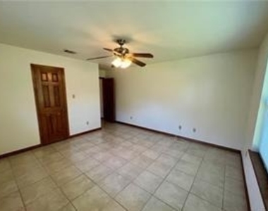 1482 Savannah Pr - Photo Thumbnail 13