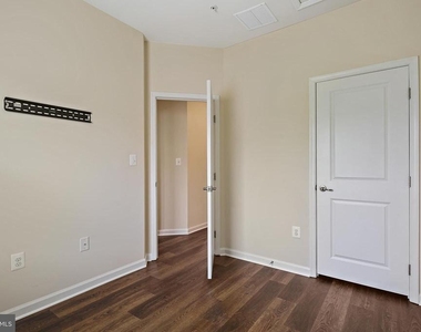 11675 Emerald Green Drive - Photo Thumbnail 24