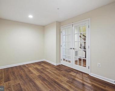11675 Emerald Green Drive - Photo Thumbnail 8