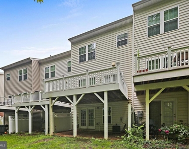 11675 Emerald Green Drive - Photo Thumbnail 30
