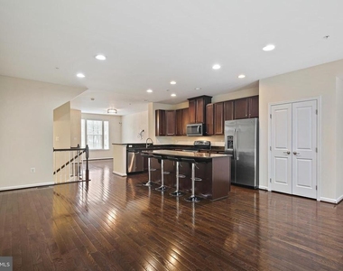 11675 Emerald Green Drive - Photo Thumbnail 3