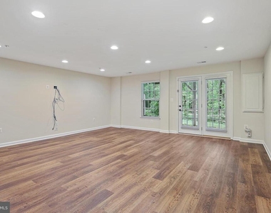 11675 Emerald Green Drive - Photo Thumbnail 9