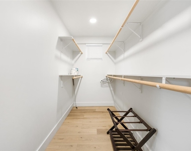 2109 Brackenridge St - Photo Thumbnail 17