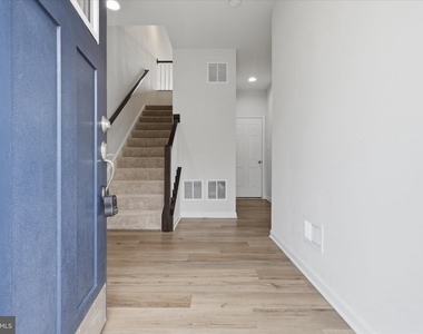 5818 Imperial Drive - Photo Thumbnail 6