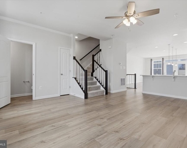 5818 Imperial Drive - Photo Thumbnail 2