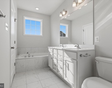 5818 Imperial Drive - Photo Thumbnail 3