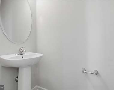 5818 Imperial Drive - Photo Thumbnail 16
