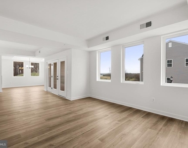 1631 Blacksmith Way - Photo Thumbnail 4