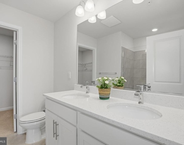 818 Bond Street - Photo Thumbnail 14