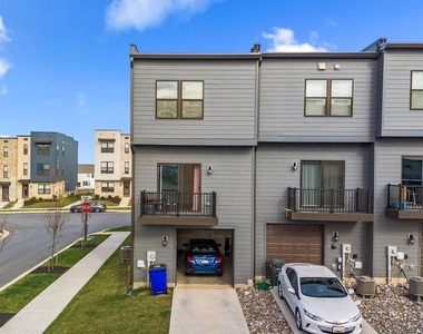 818 Bond Street - Photo Thumbnail 23