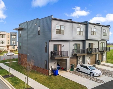 818 Bond Street - Photo Thumbnail 24