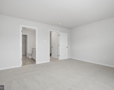 818 Bond Street - Photo Thumbnail 13