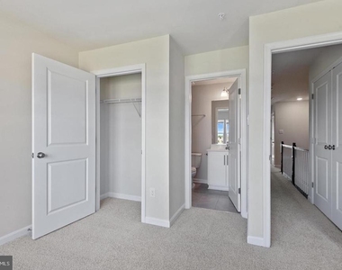 818 Bond Street - Photo Thumbnail 18