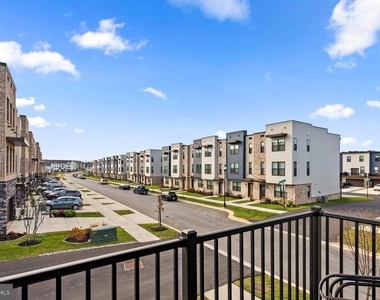 818 Bond Street - Photo Thumbnail 22
