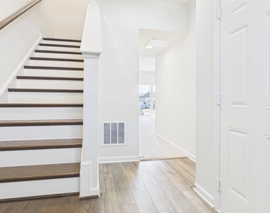 33 Chester Court - Photo Thumbnail 1