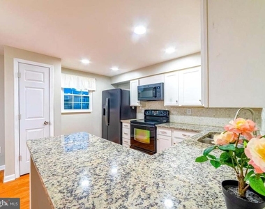 249 Canfield Terrace - Photo Thumbnail 3