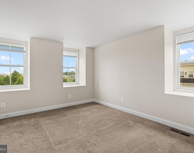 635 E Church Street - Photo Thumbnail 25