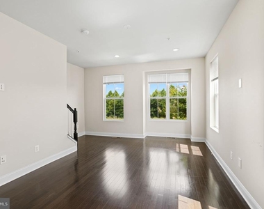635 E Church Street - Photo Thumbnail 9
