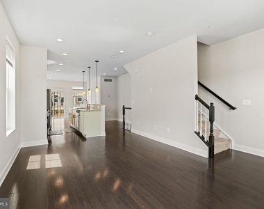 635 E Church Street - Photo Thumbnail 7