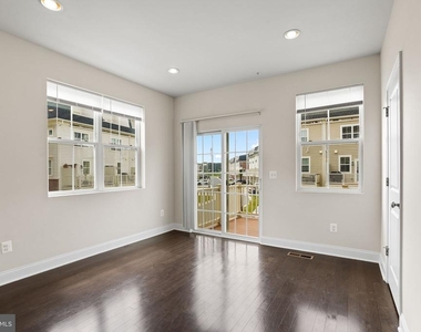 635 E Church Street - Photo Thumbnail 6