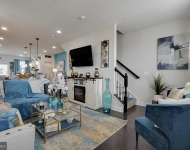 635 E Church Street - Photo Thumbnail 9
