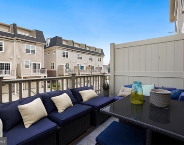 635 E Church Street - Photo Thumbnail 7