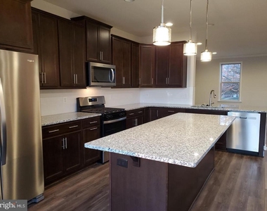 304 Faversham Pl - Photo Thumbnail 9