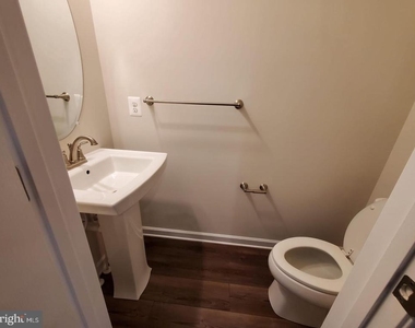 304 Faversham Pl - Photo Thumbnail 14