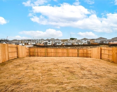 11516 Milano Dr - Photo Thumbnail 32